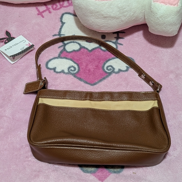 Hello Kitty Purse - Picture 2 of 3
